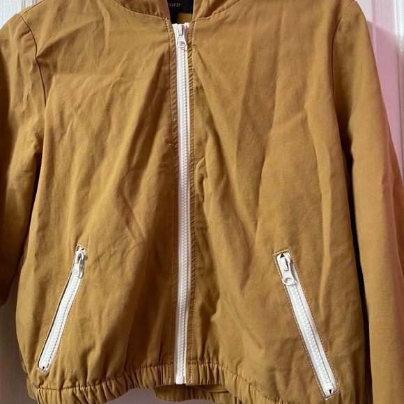 Tan/ camel windbreaker - Picture 2 of 2